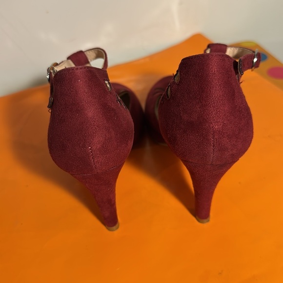 Burgundy Heels - Picture 4 of 7